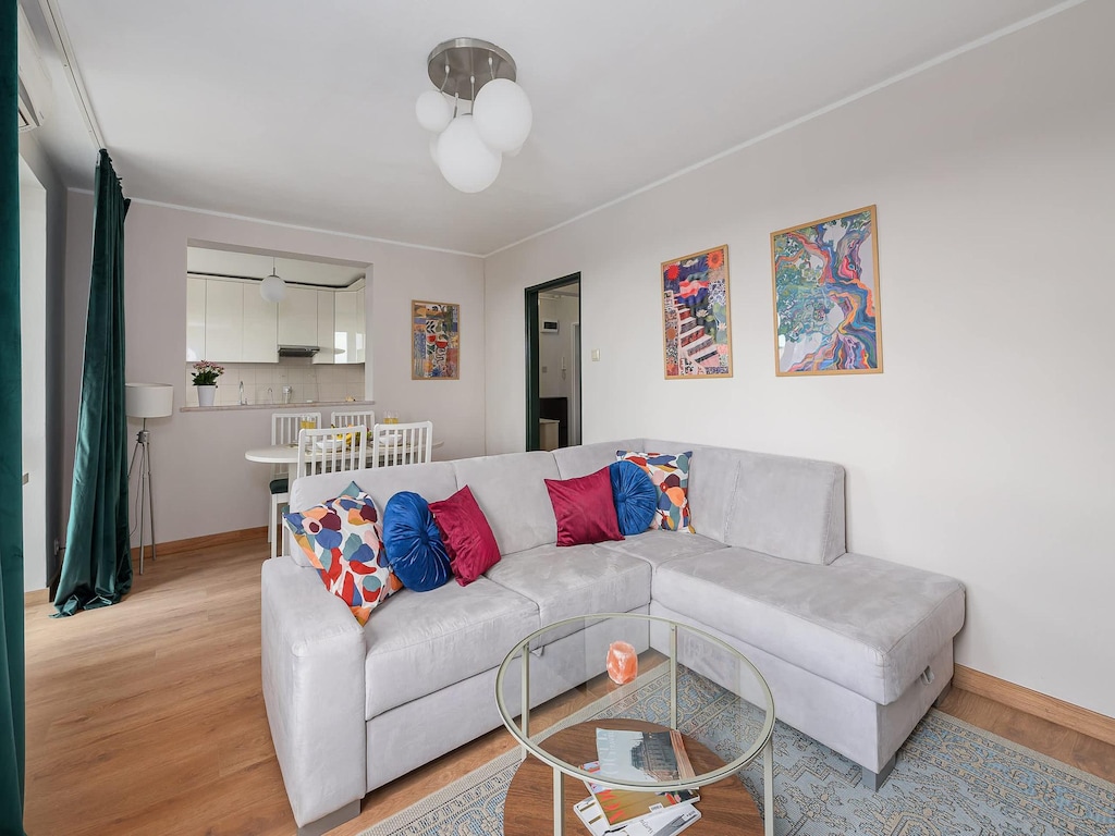 Appartement aan de rivier vlakbij het stadion