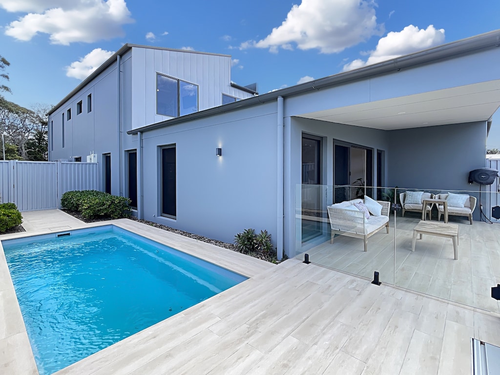 Reihenhaus mit 3 Schlafzimmern und Pool an Küste in Nähe von Broulee Beach