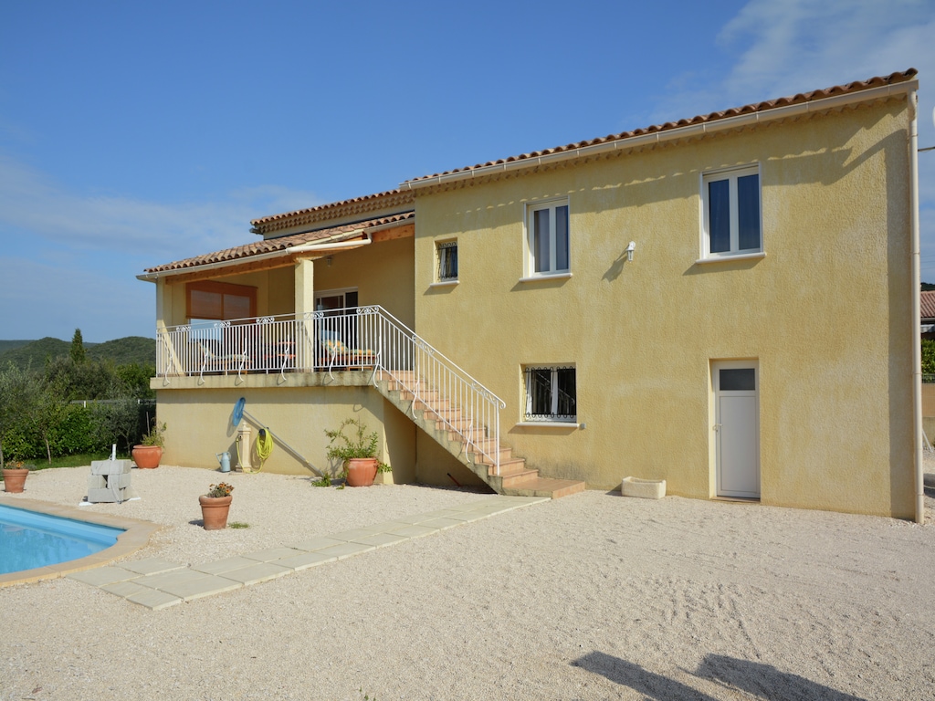 Villa in Saint-Laurent met Zwembad
