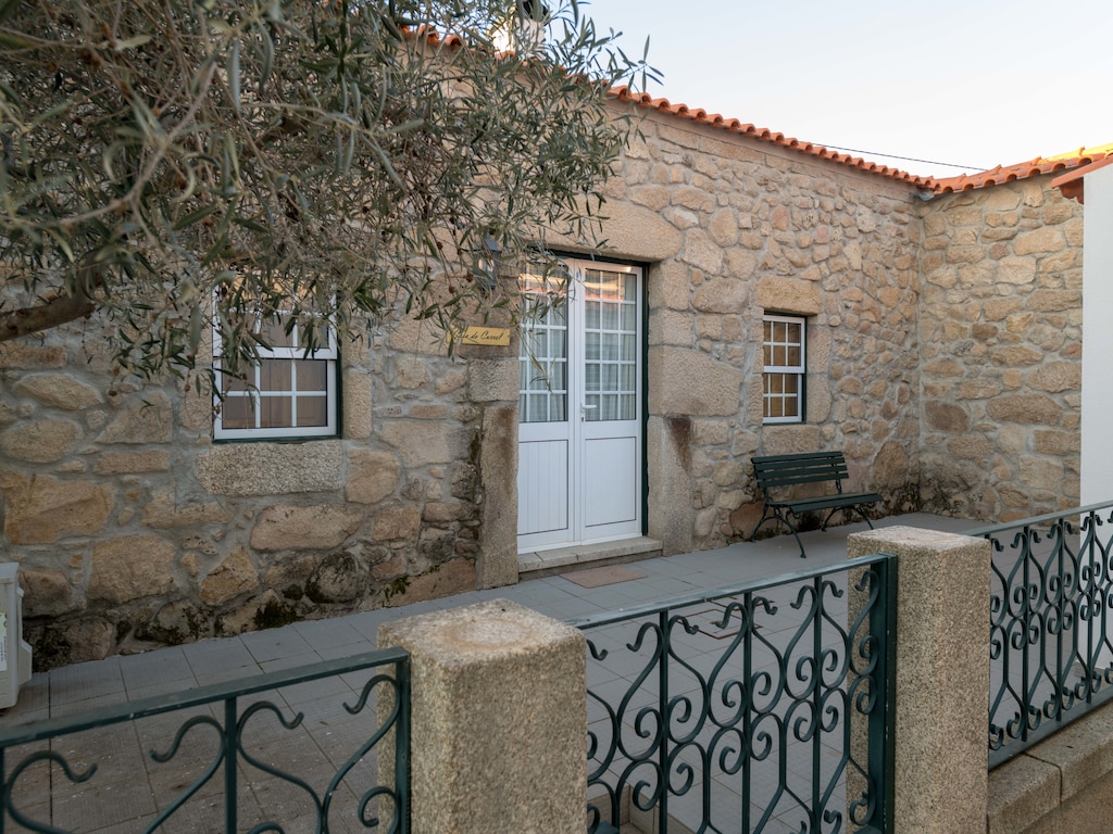 Rustig vakantiehuis in Vila Flor met gezamenlijk zwembad