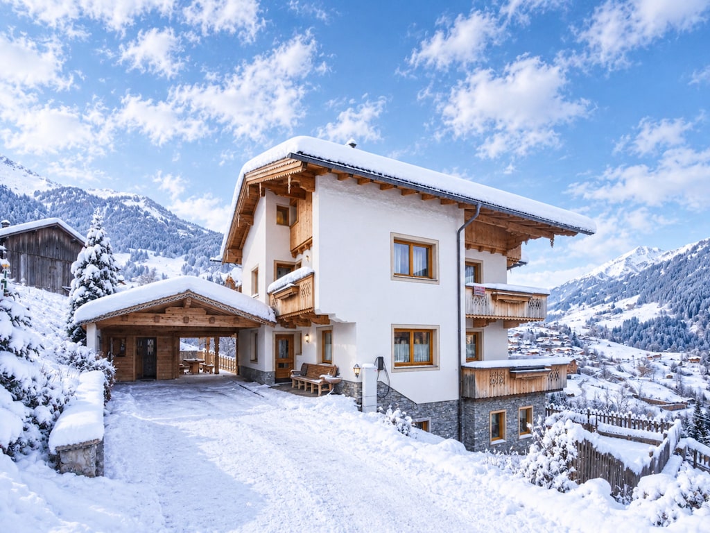 Chalet in Zell am Ziller bij Skilift