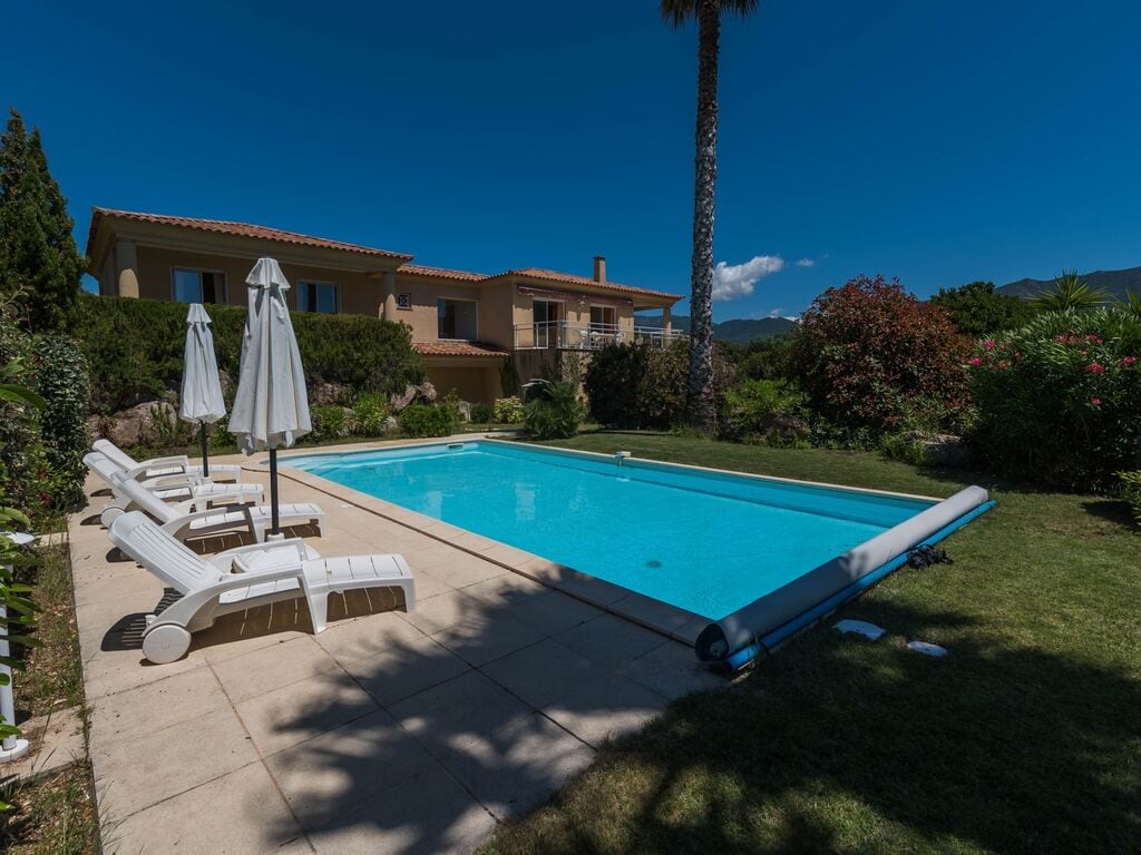 Moderne villa met privé zwembad