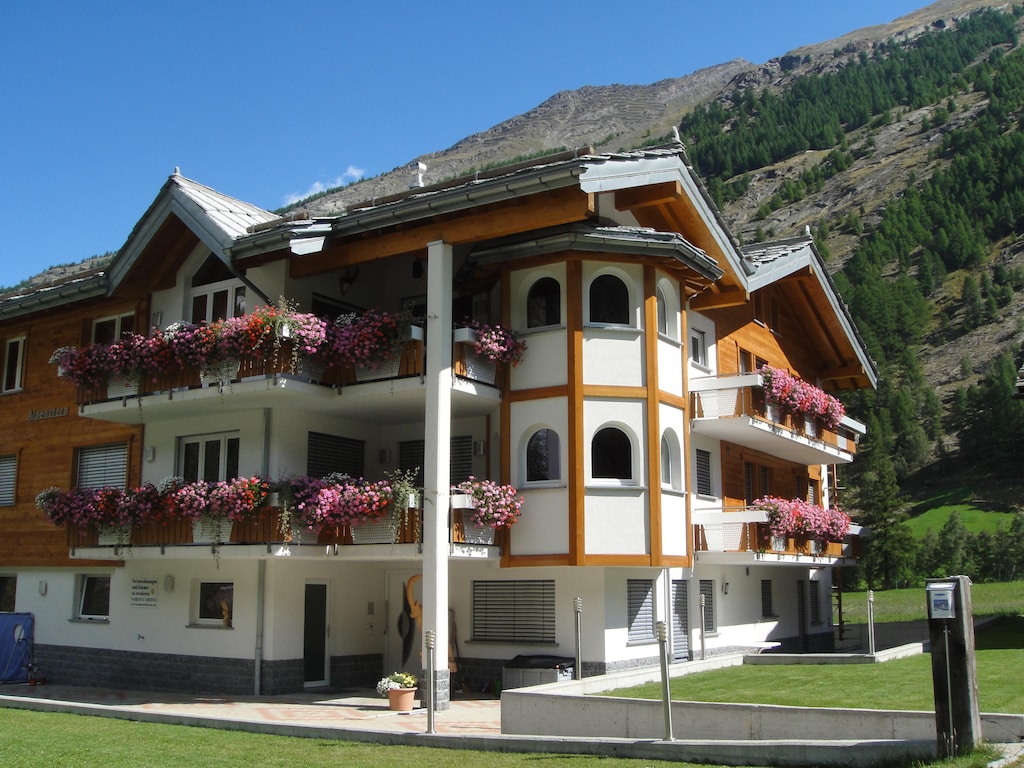 Neues Ferienhaus im herzen vom Saastal.