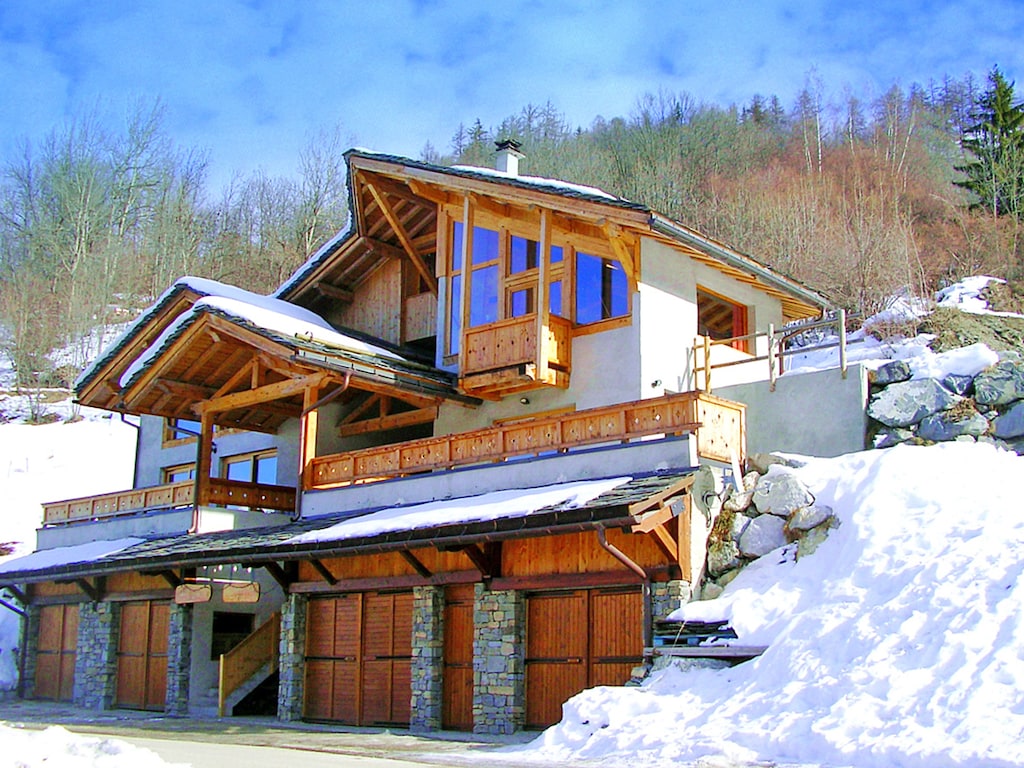 Komfortables Chalet in Peisey-Nancroix mit Balkon