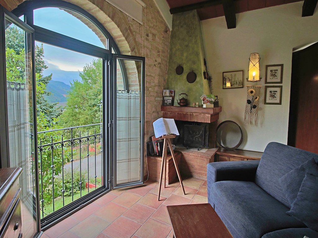 Ruim vakantiehuis in Cagli met zwembad
