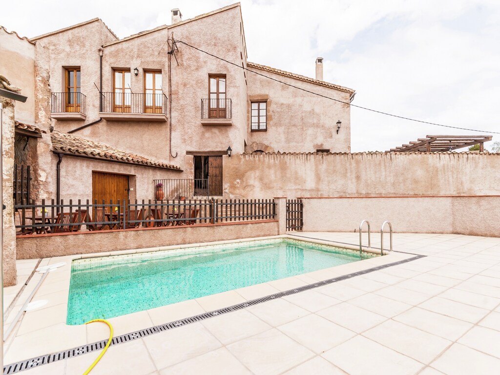 Historisches Cottage mit Swimmingpool in Katalonie