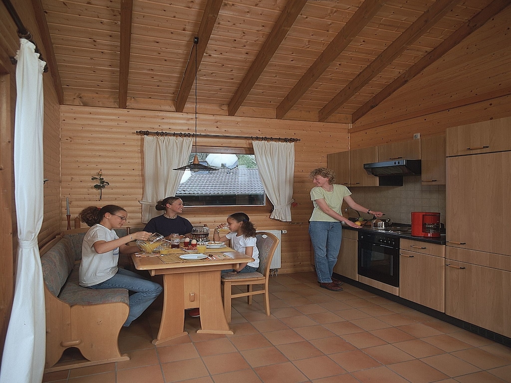 Chalet in Reinskopf met Open Haard en Balkon