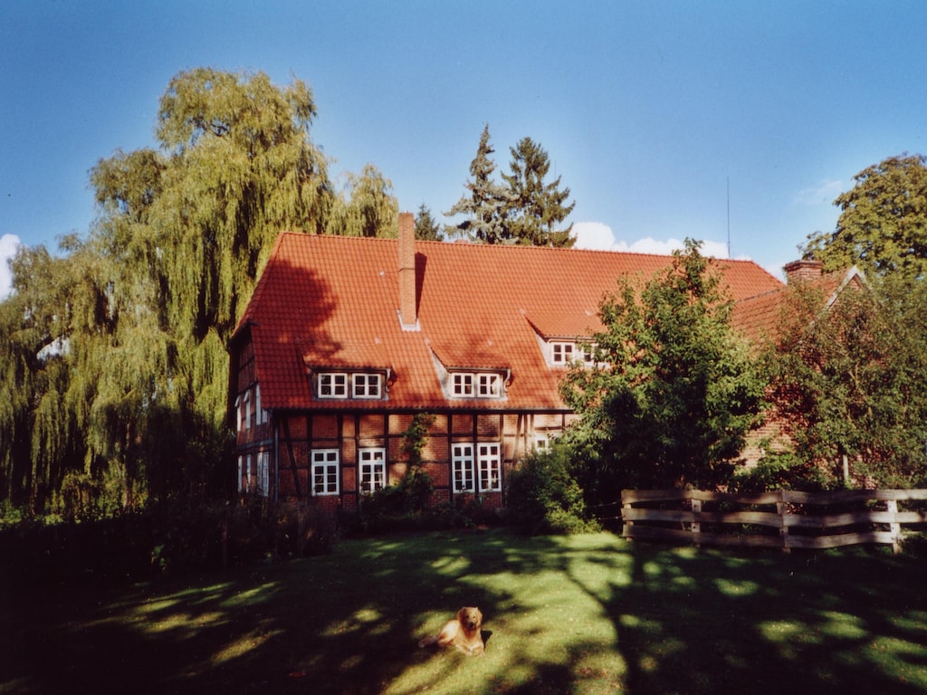 Geräumiger Rückzugsort mit Garten