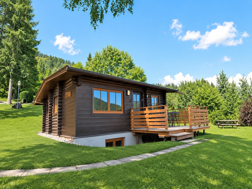 Gemütliches Waldchalet mit Bergblick