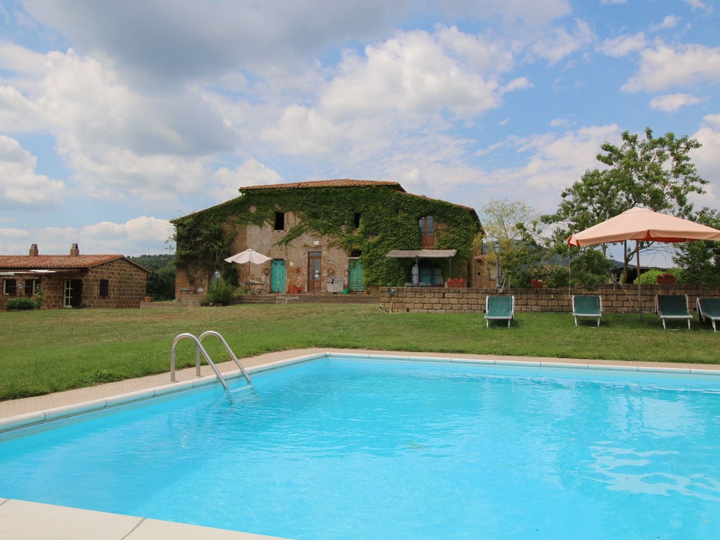 Rustig gelegen appartement in Toscane met zwembad en terras