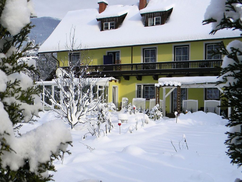 Apartment in Feld am See in Kaernten mit Seezugang