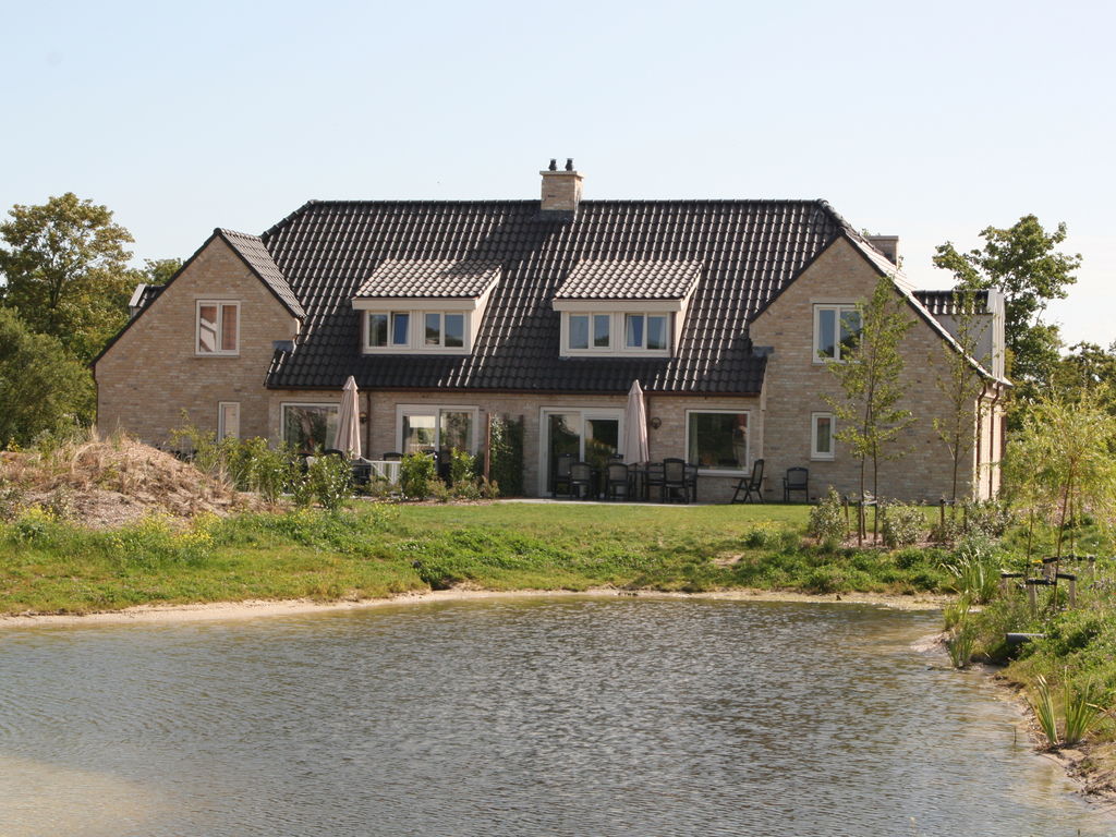 Geräumige Villa mit Dekokamin auf Texel
