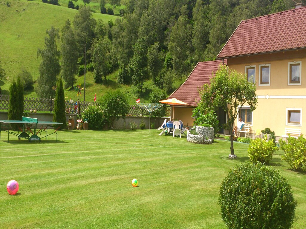 Modern holiday apartment in Rennweg am Katschberg