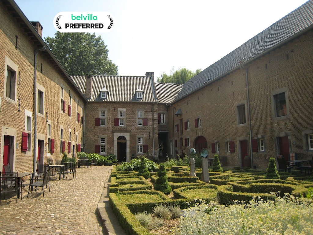 Appartement nabij centrum in Mesch