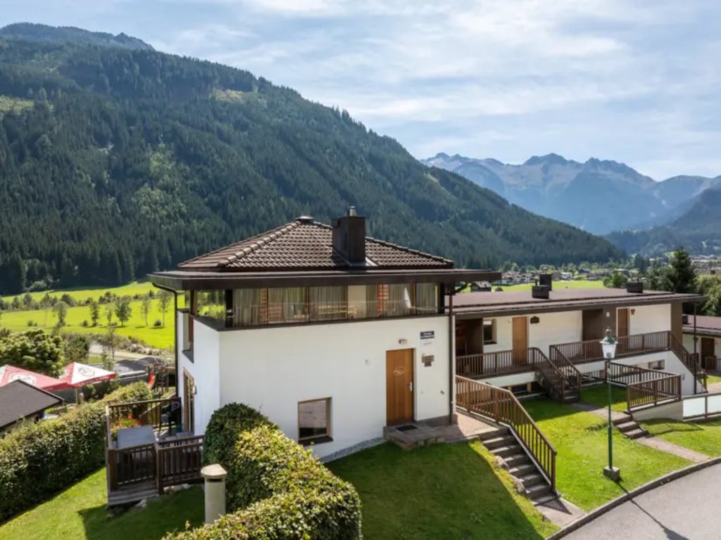 Geräumige Unterkunft mit Bergblick