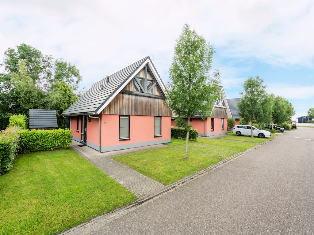 Komfortabel eingerichtetes Ferienhaus am Slotermeer