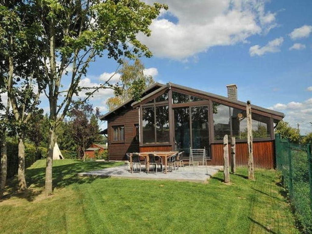 Chalet in Somme-Leuze met houtkachel