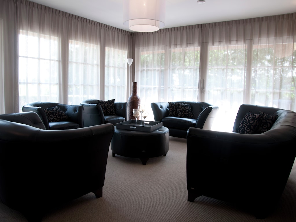 Ruim herenhuis in Nijensleek met sauna