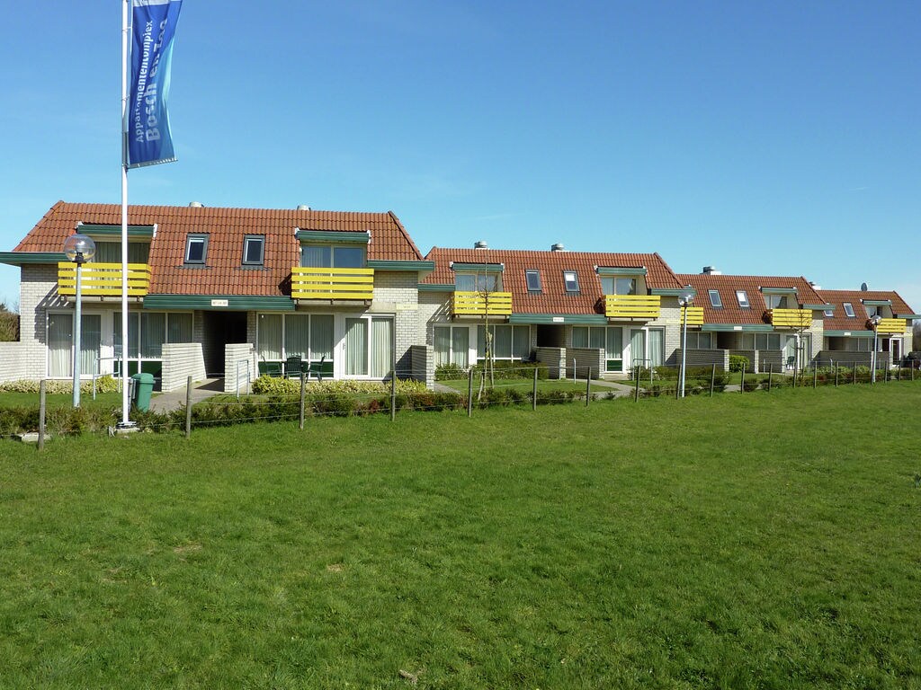 Residenz Bosch en Zee hat eine zentrale Lage auf der vielseitigen Insel Texel, in der Nähe des gemütlichen Badeortes De Koog. Sie eignet sich besonders gut für junge Familien und Senioren. Strand u..