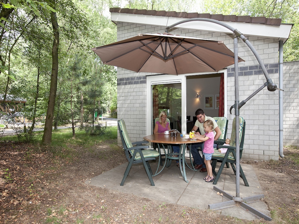 Gelijkvloerse bungalow met magnetron bij het Kootwijkerzand