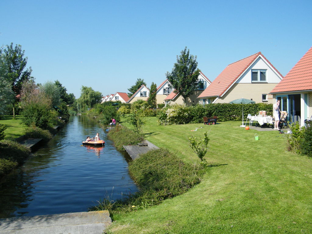 Villa met ruime tuin op 19 km. van Hoorn