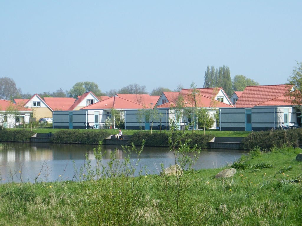 Huis met vaatwasser, 19 km. van Hoorn