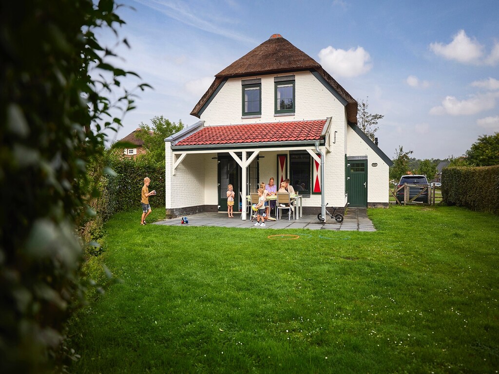 Kindvriendelijke boerderijvilla in Limburg met een sauna