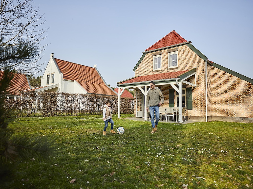 Villa in Roggel met zeestrand