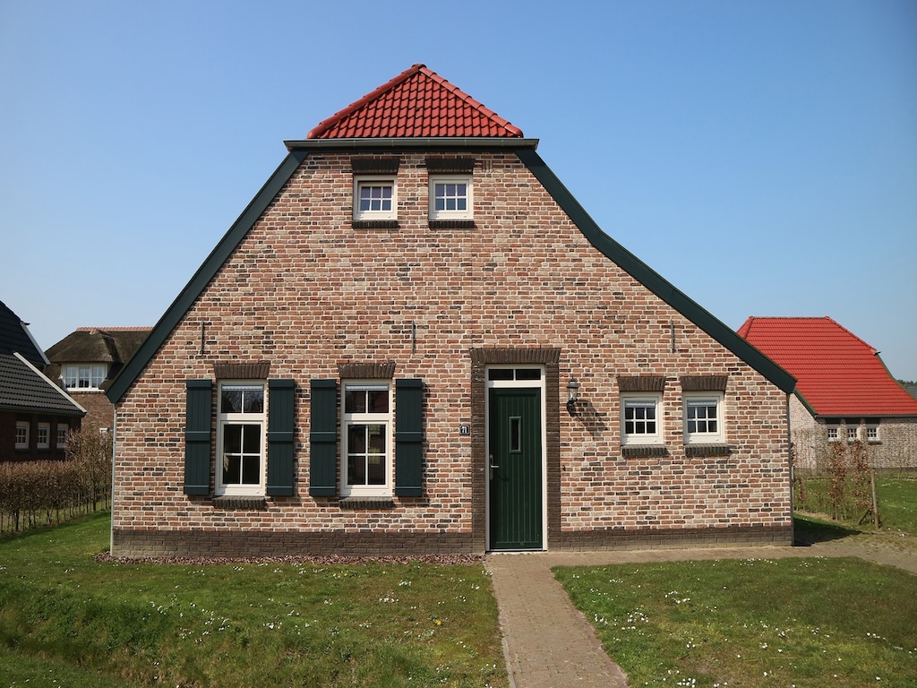 Mooie boerderijvilla met grote tuin in Limburg