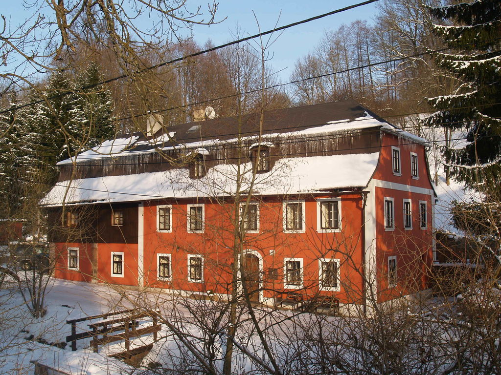Mooi groepshuis voor zowel winter als zomer midden in het natuurgebied Krkonose