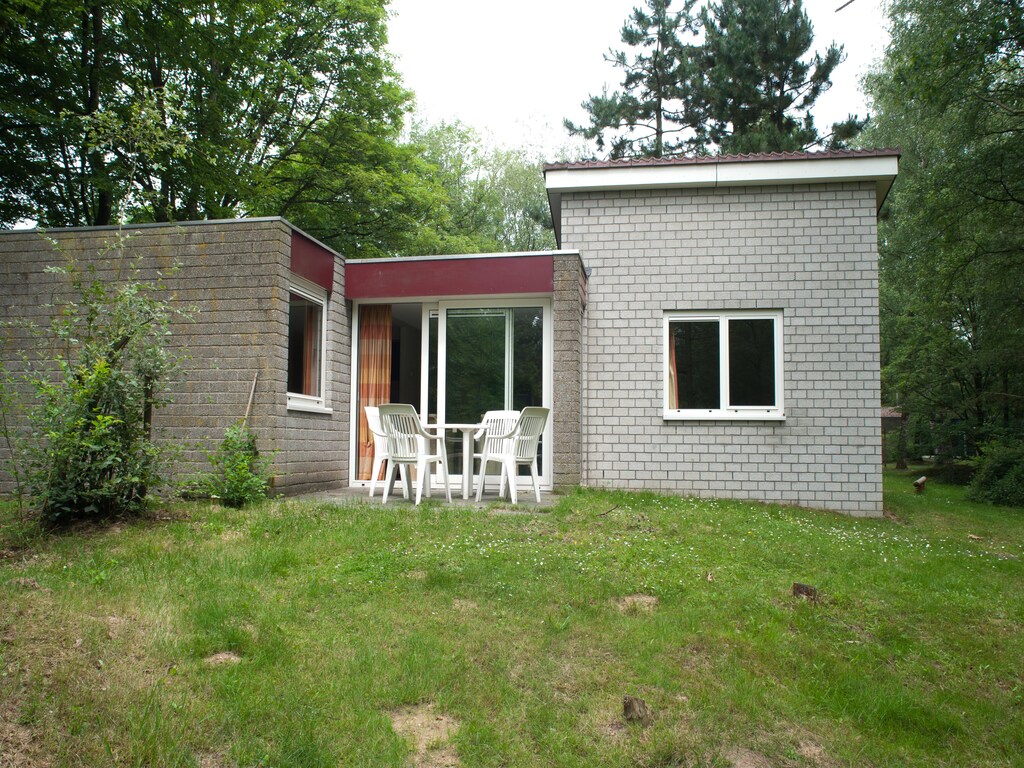 Gelijkvloerse bungalow met magnetron, op een vakantiepark bij het Kootwijkerzand