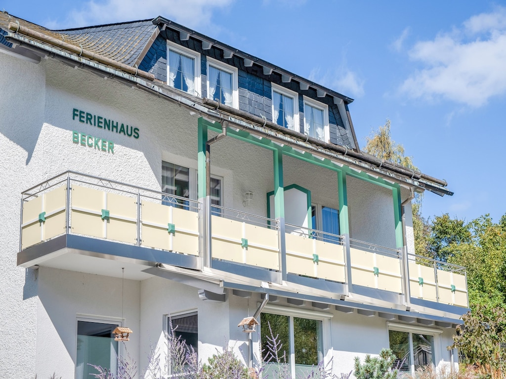 Modern appartement in Willingen met een ruime tuin