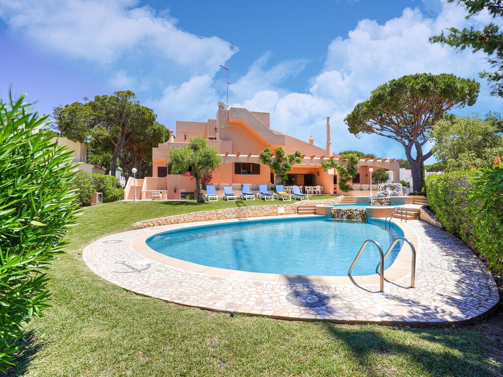Heerlijke villa in Vilamoura met barbecue en privé zwembad