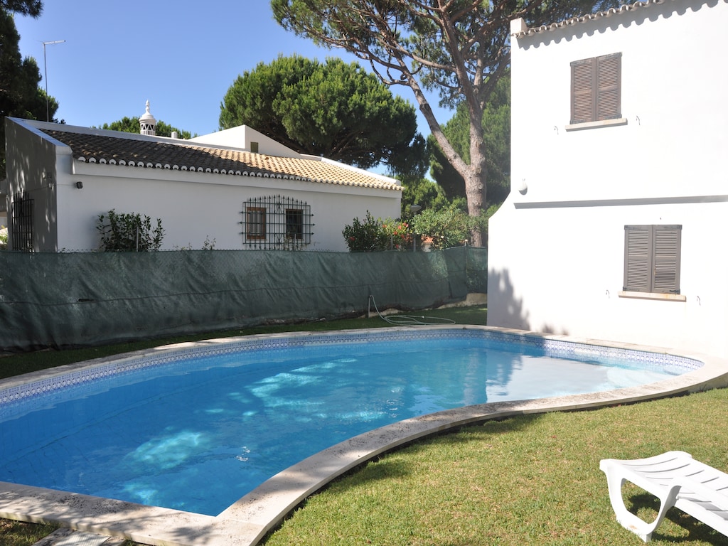 Heerlijke villa, privé zwembad met uitzicht op de golfbaan Pinhal in Vilamoura
