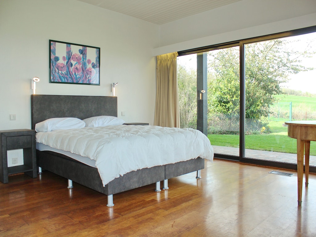 Huis in Somme-Leuze bij Ardennenheuvels