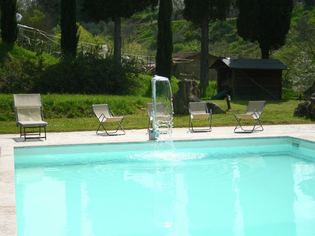 Prachtige villa met privé tuin en privé zwembad, twee terrassen en wifi