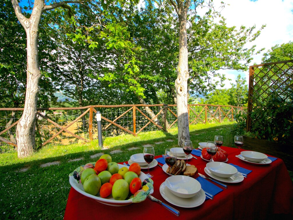 Agriturismo met een prachtig panorama, zwembad, 3 km van Cagli

