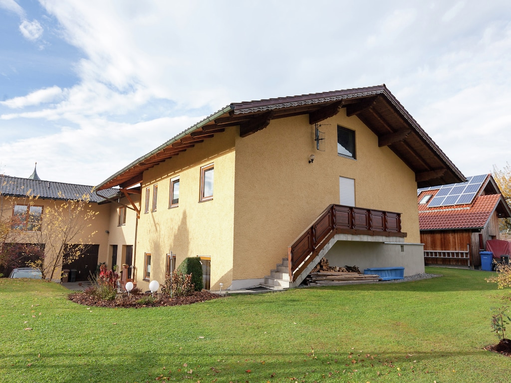 Appartement in Ruhmannsfelden met overdekt zwembad