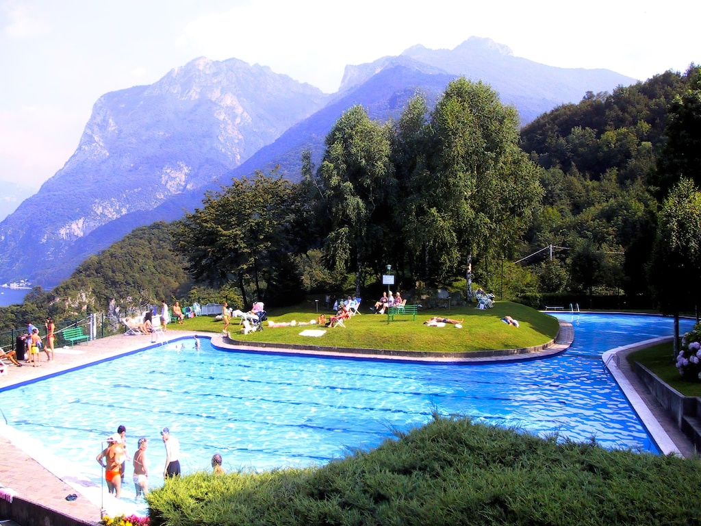 Appartement in Valbrona bij Comomeer