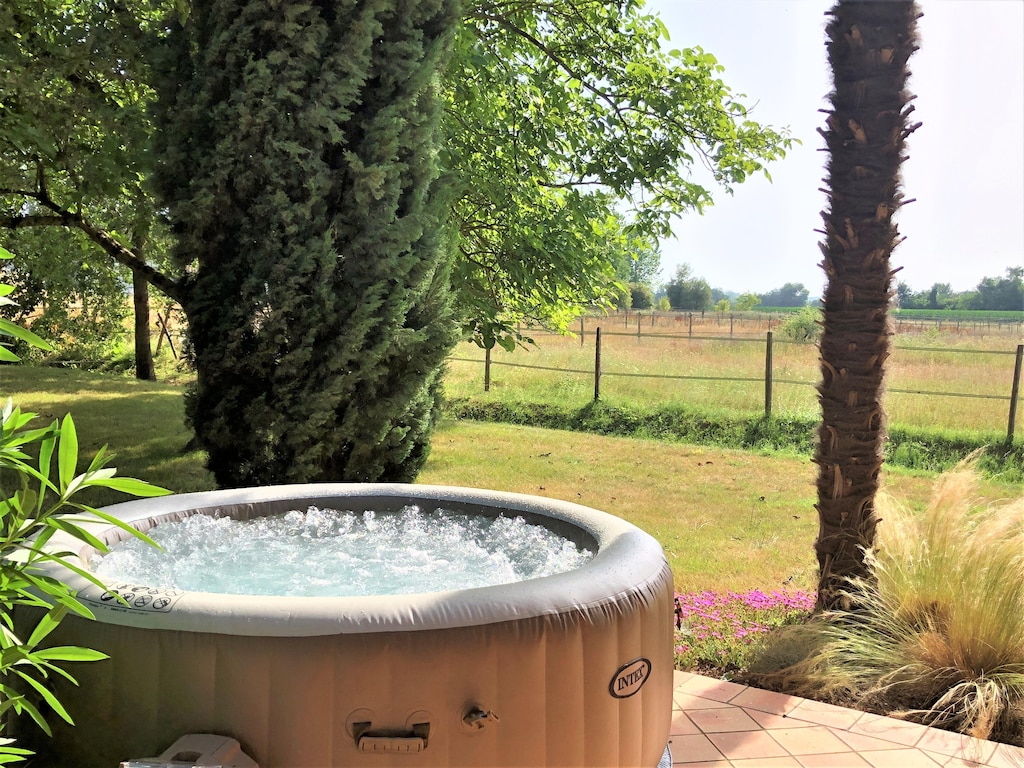 Ferienhaus in Saint-Pierre mit Fluss & Spa