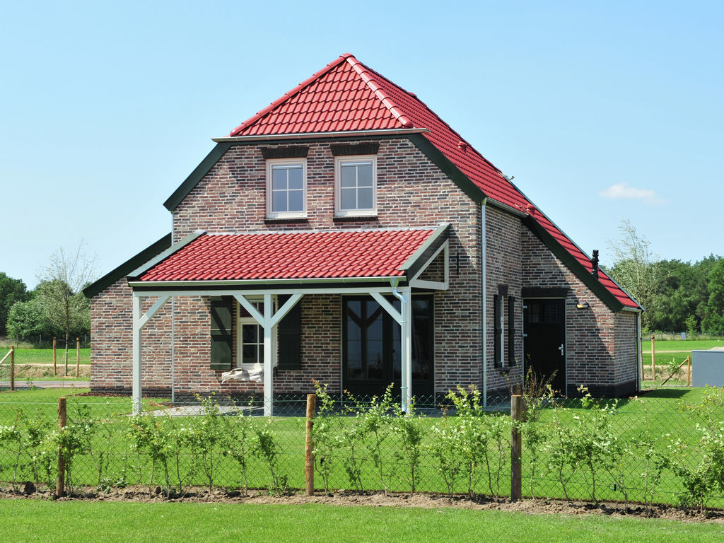 Villa mit Sauna und Whirlpool in Limburg
