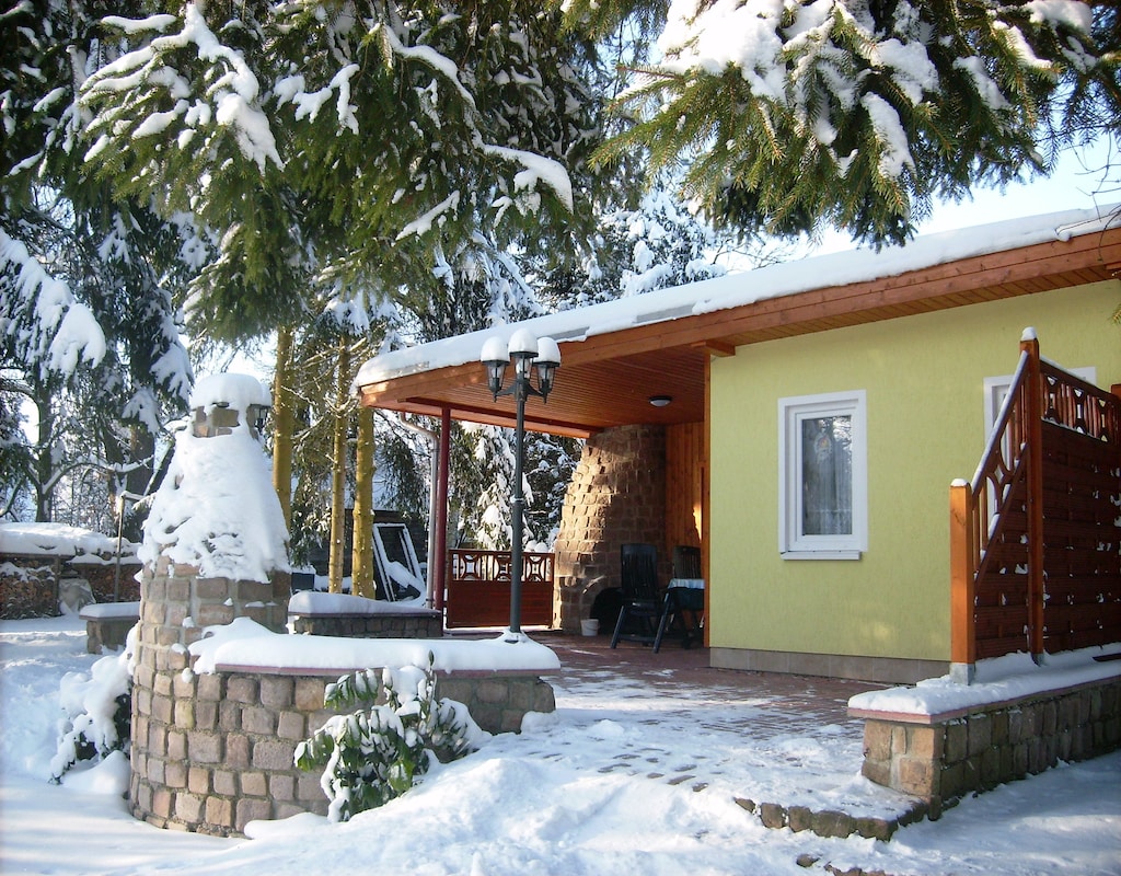Ferienhaus mit umzäuntem Garten in Trieb (Deutschland) und 2 Hunde erlaubt