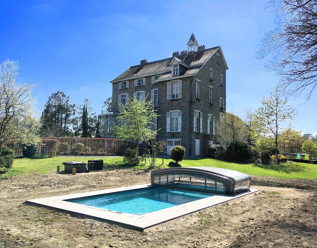 Vakantiehuis met privé zwembad in Forrieres (België) voor 24 personen