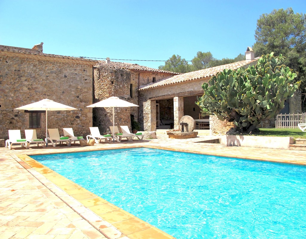 Vakantiehuis met privé zwembad in Navata (Spanje) voor 14 personen