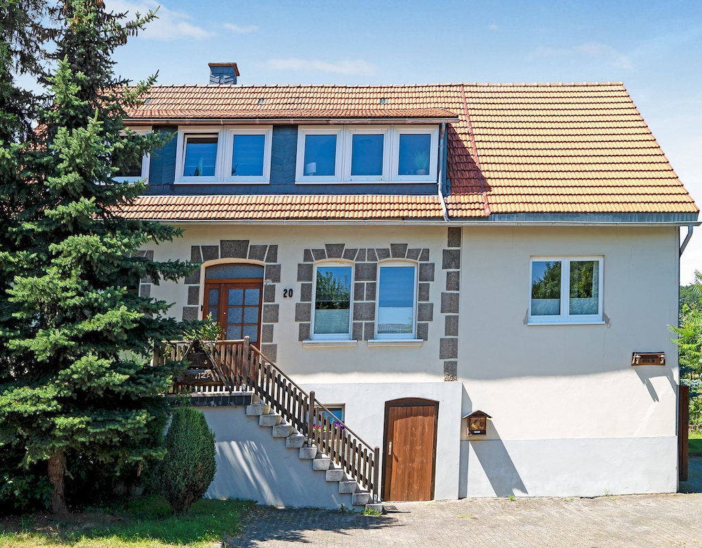 Vakantiehuis met omheinde tuin in Diemelsee-Stormbruch (Duitsland) 5 honden zijn welkom