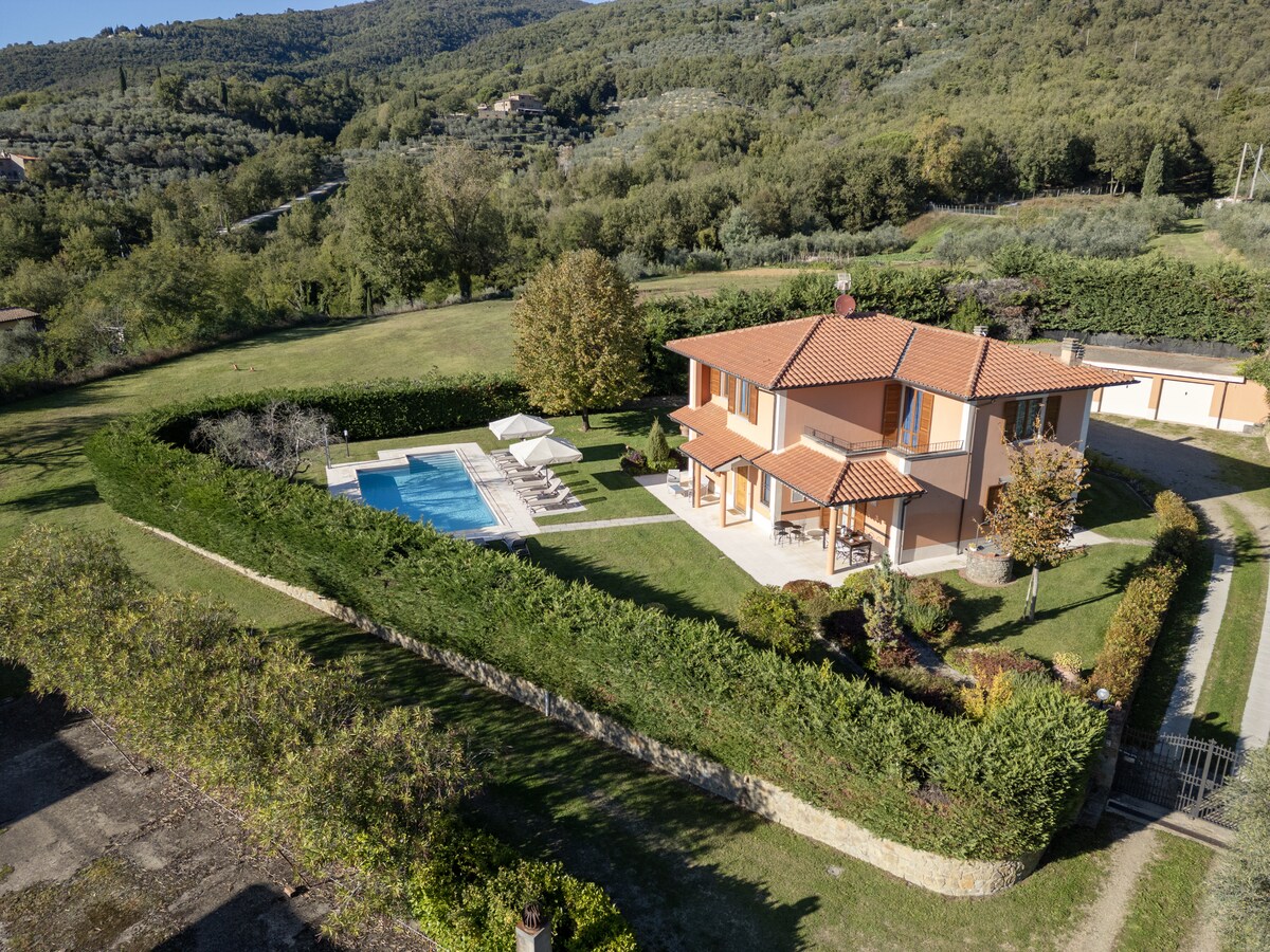 Villa met privézwembad in Loro Ciuffenna voor 8 personen in Loro Ciuffenna