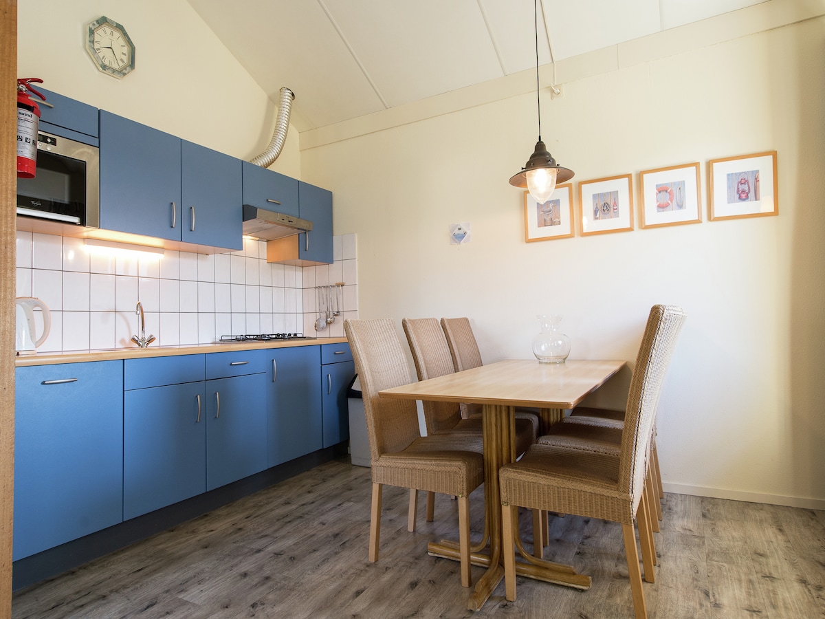 Ruime bungalow voor 6 personen nabij strand in Hollum in Hollum