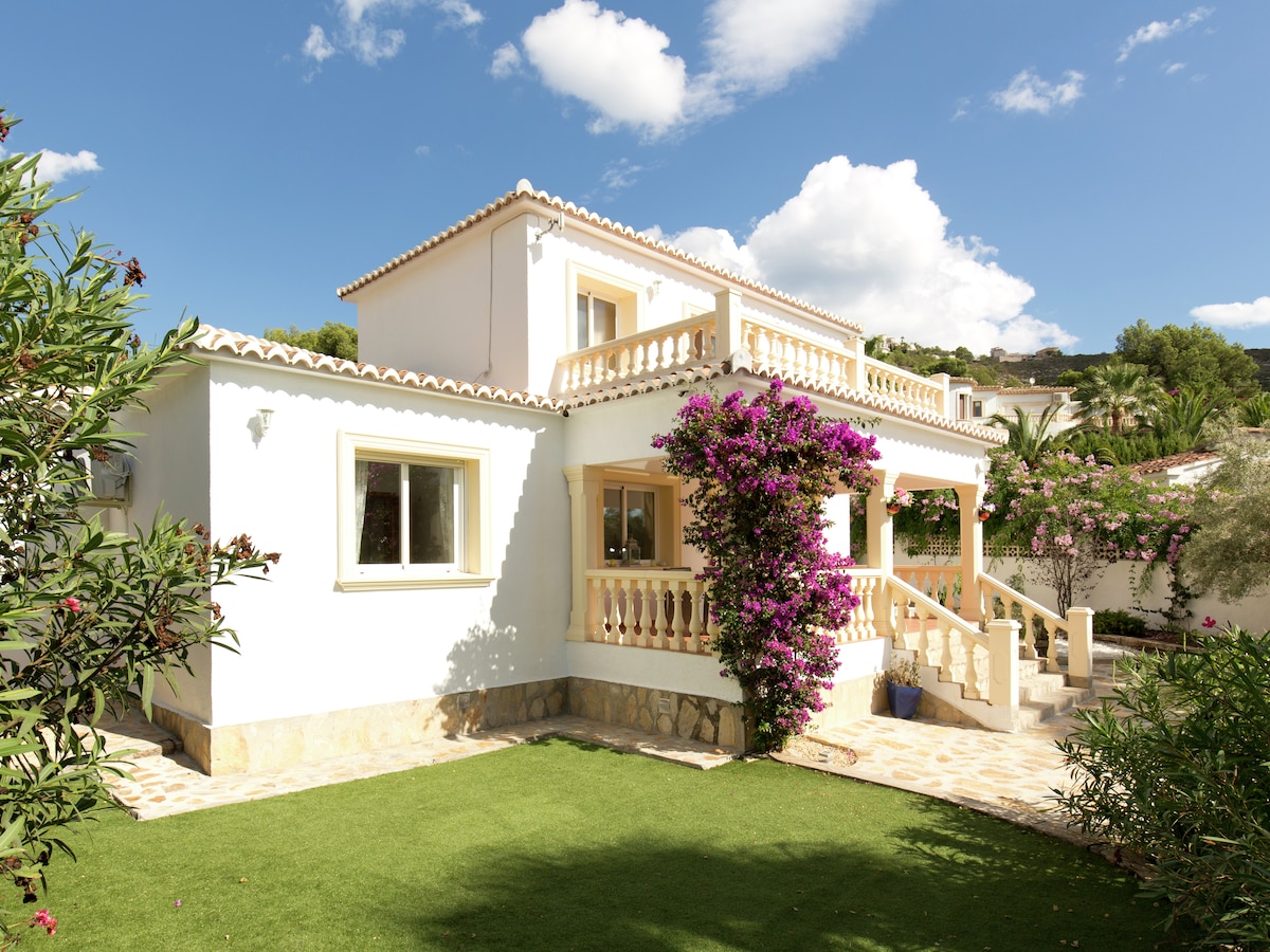 Luxe Villa Junique in Moraira voor 6 personen in Moraira