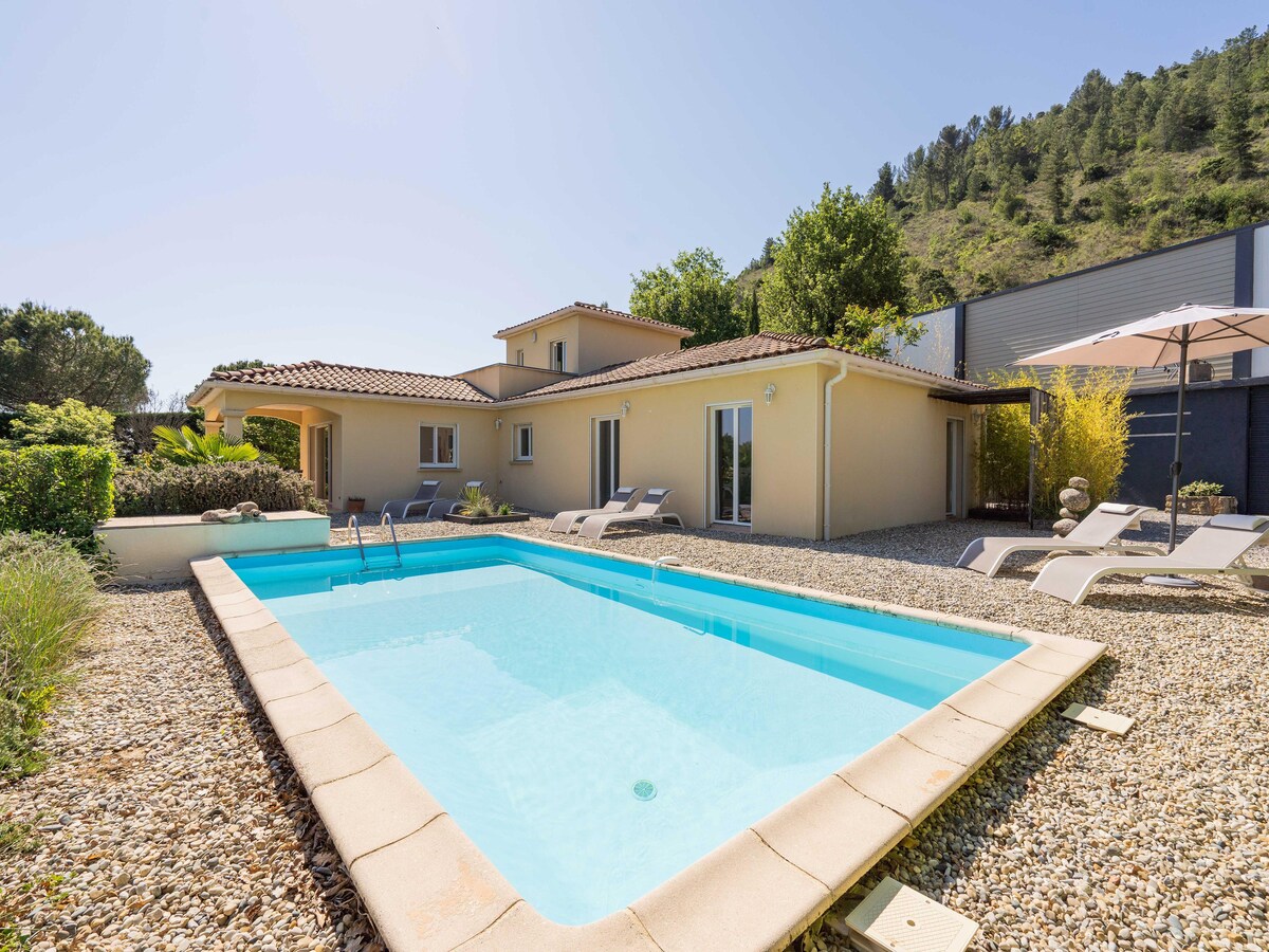 Villa met privézwembad in Les Vans voor 6 personen in Les Vans