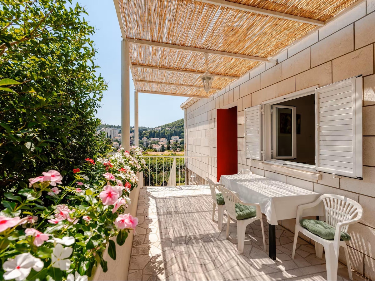 Op 300 m van het strand: Ruim appartement in Dubrovnik in Dubrovnik
